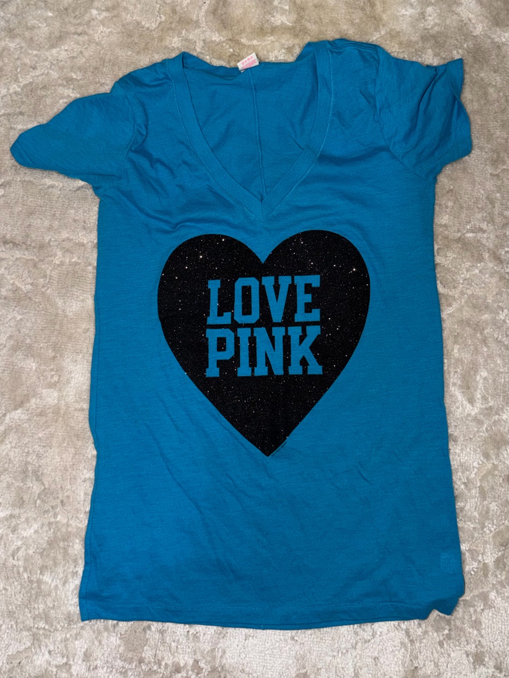 Vintage Love Pink Victoria’s Secret Sparkly Crystals Turquoise V-Neck Tee Size M